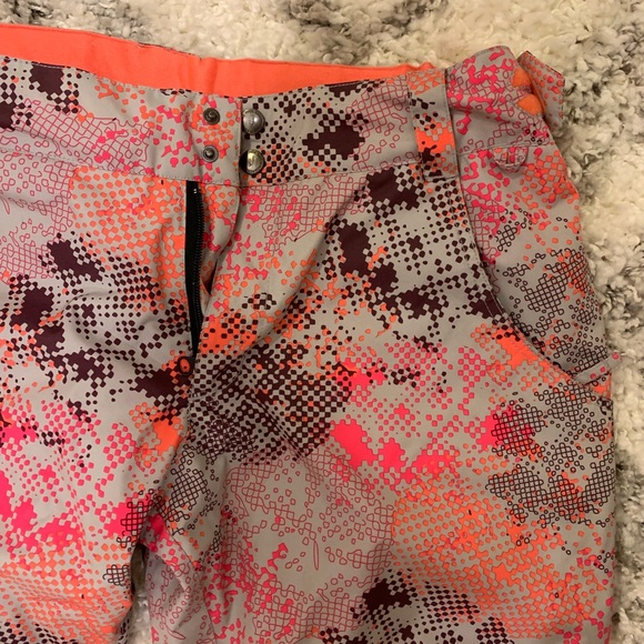 snowboarding or ski women’s pants - Picture 3 of 4